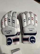Slazenger  Youths Apex  Batting Gloves LH BNWT Cricket Training Nets RRP £39