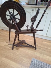 Antique spinning wheel