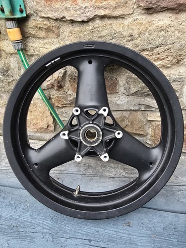 Triumph daytona front wheel - daytona,
