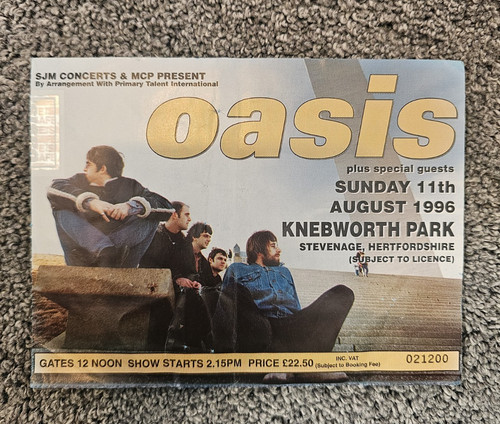 Oasis knebworth concert - knebworth,