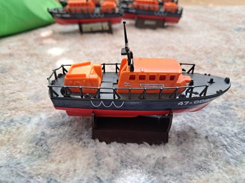 Lledo rnli lifeboat die cast - rnli,