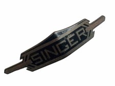 VINTAGE SINGER BANTAM GRILLE BADGE (REF 0134)