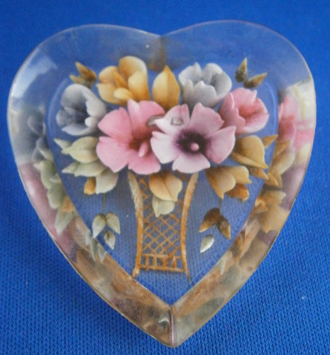 Vintage plastic resin flower - resin,