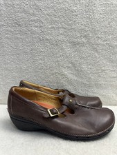 Clarks unstructured brown t