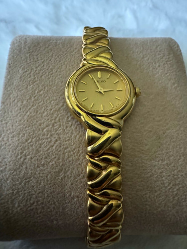 Seiko women vintage quartz - seiko,