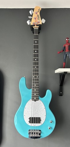 Sterling music man stingray - by,