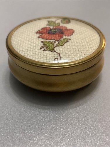 Vintage gold toned - trinket, box