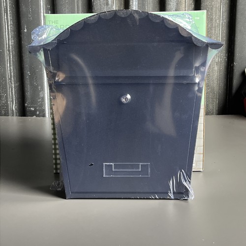 Black traditional post letter - black,