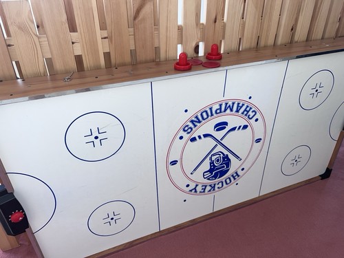 Pool and air hockey - 2-in-1,