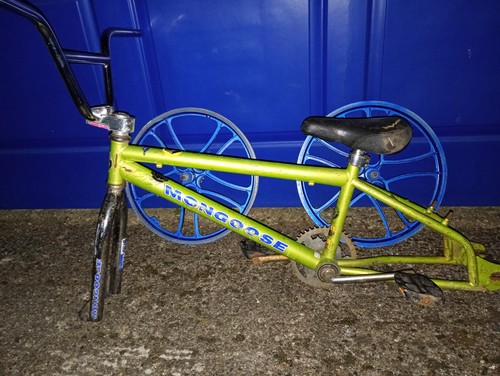 Mongoose menace midschool bike - mongoose,