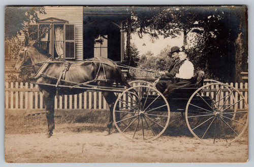 Rppc c1910s couple open - couple, in