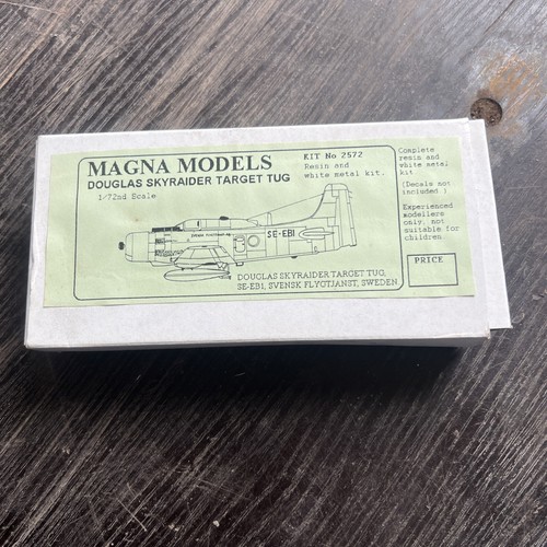 Magna models douglas skyraider - models,