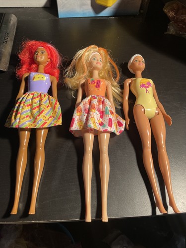 Lot color reveal barbies - of,