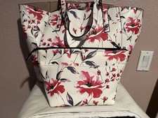 🌺🌺Ivanka Trump Floral