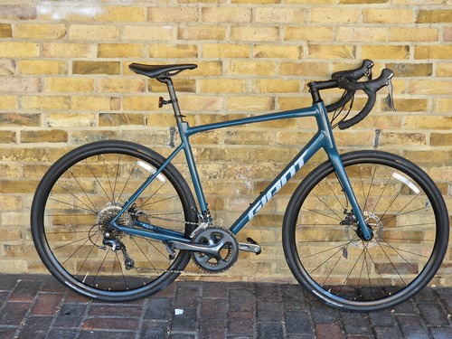 Giant contend 2025 - ar, 2'