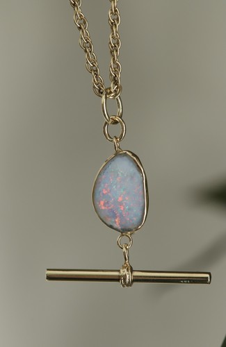 9ct yellow gold - t, bar