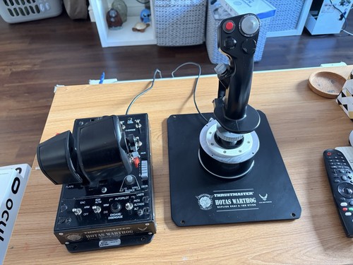 Thrustmaster hotas warthog - thrustmaster,