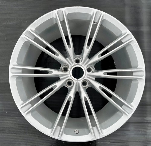 Genuine aston martin - db9, 20"