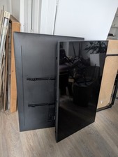 Two BROKEN Samsung UE75AU7100K 75" 4K LED LCD Smart TV for parts.