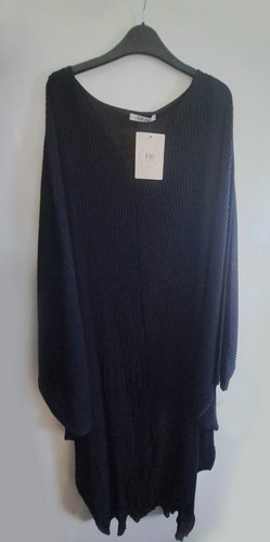 New black pleated - new, v-neck