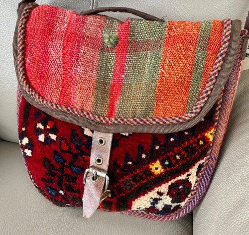 Stunning red tapestry shoulder - red,