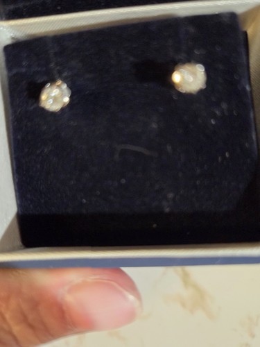 Carat diamond studded - 1/4,