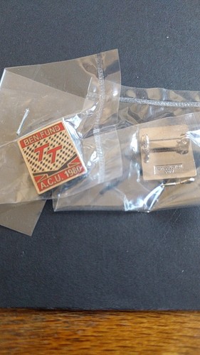 Isle man badge 1980 new - isle,