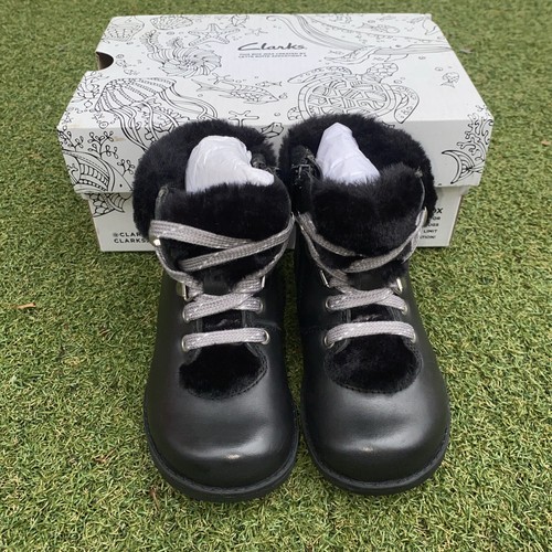 Clarks girls boots dhabi - girls,