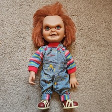 Mezco Toyz - Child´s Play Evil Face Chucky Good Guy Talking Doll 15" Mega Scale 