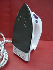 Steam Iron to Go - Model 703 - Design Go Ltd.