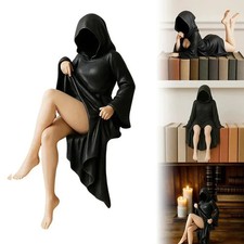 Mysterious Statue Robe Queen