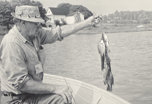 1970s old man posing caught - w/,