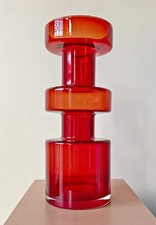 LOVELY Riihimaki Cog / Camshaft vase in red Tamara Aladin c1965-70