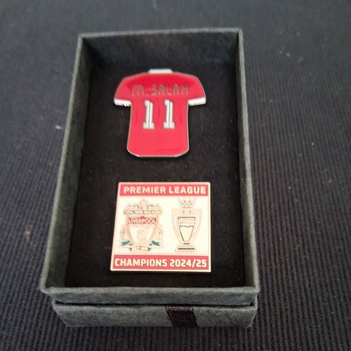 Liverpool pin badges box - pin,