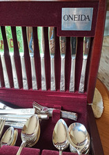 Vintage Oneida Hampton Court Silver Plate Cutlery Full place setting for 10