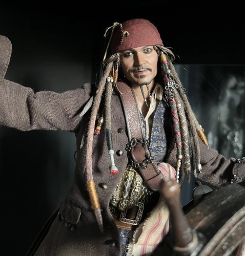 Hot toys pirates the - pirates,