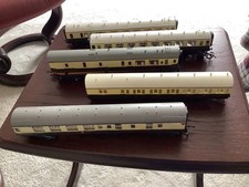 5 model railway coaches - 2 Mainline 2 Airfix and 1 Hornby spares/repairs
