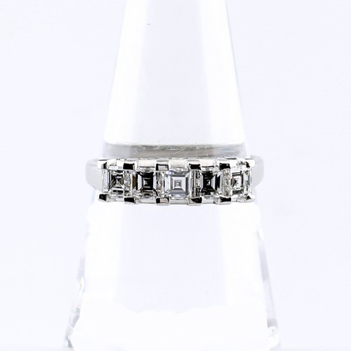 Melee diamond design ring - design,