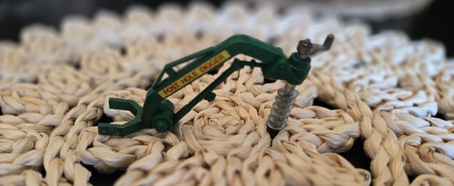 Vintage britains farm post - britains,