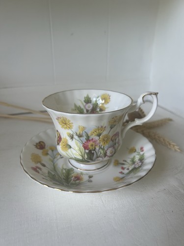 Royal albert bone china - royal,