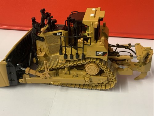 Cat dozer excavator - d9,
