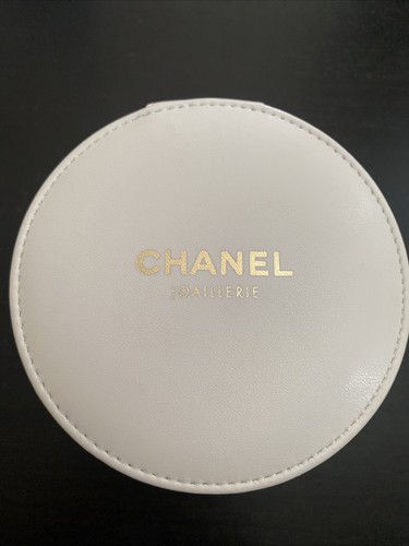 Chanel round jewellery box - round,