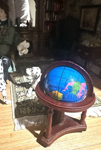 Dolls house scale - 1/12,