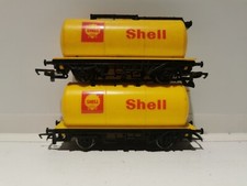 Hornby OO Gauge 2 x Tank Wagons Shell