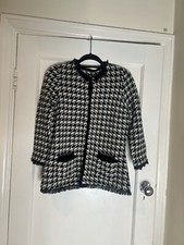 Black and white Houndstooth