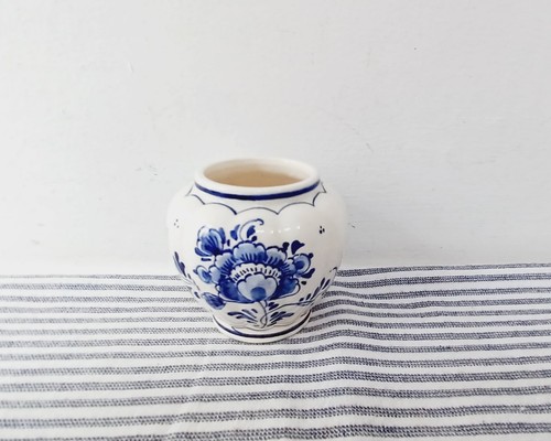 Lovely delft blue pottery - lovely,
