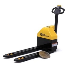 Dolls House Pallet Jack Truck Construction Work Tool Warehouse Accessory 1:12