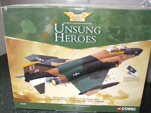 Corgi mcdonnel aa33204 - corgi-mcdonnel, f-4c-aa33204
