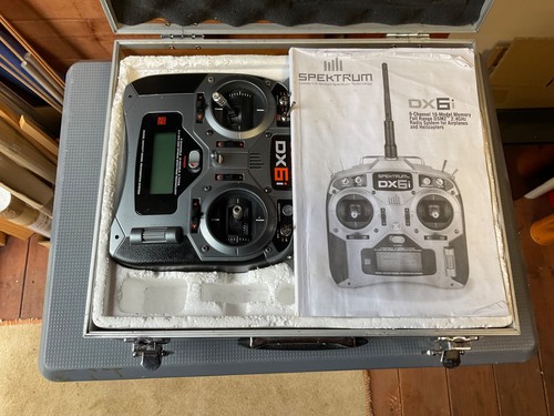 Spektrum dx6i transmitter with