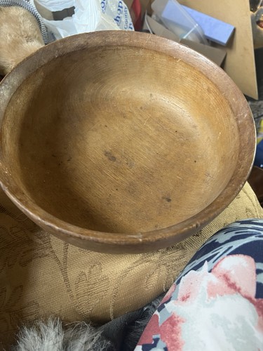 Vintage hand turnt wooden bowl - wooden,